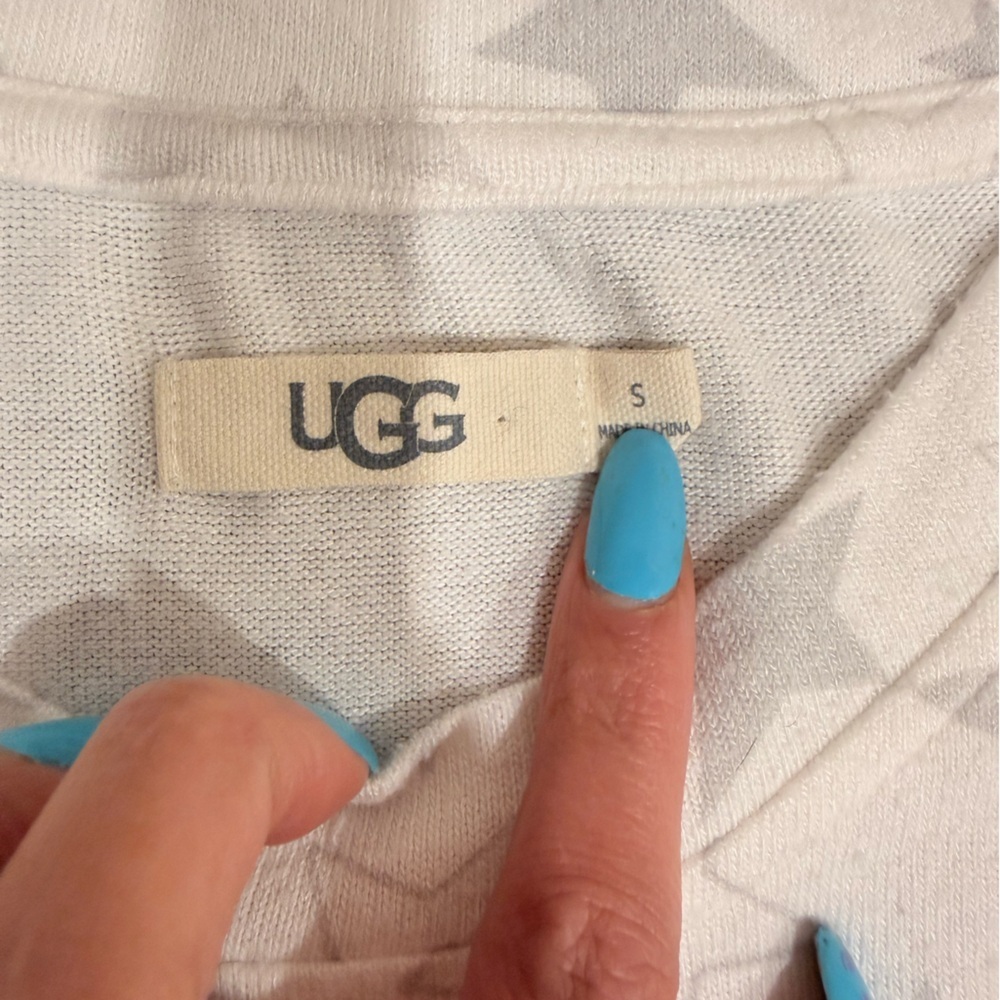 🔥UGG White Star Print Drawstring Sweatshirt Size S EUC🔥 - Picture 4 of 6